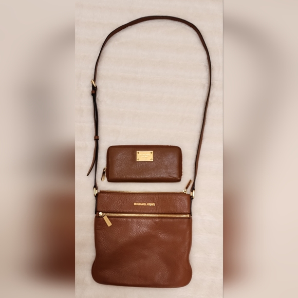 Michael Kors. Crossbody and Wallet  Set - Picture 1 of 12